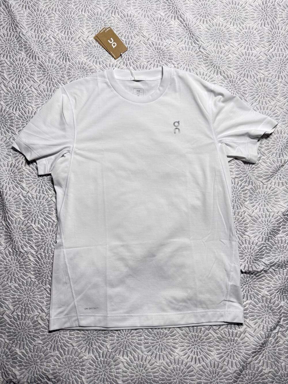 On Running Men's White Train-T DryTec Athletic T-Shirt Size M New